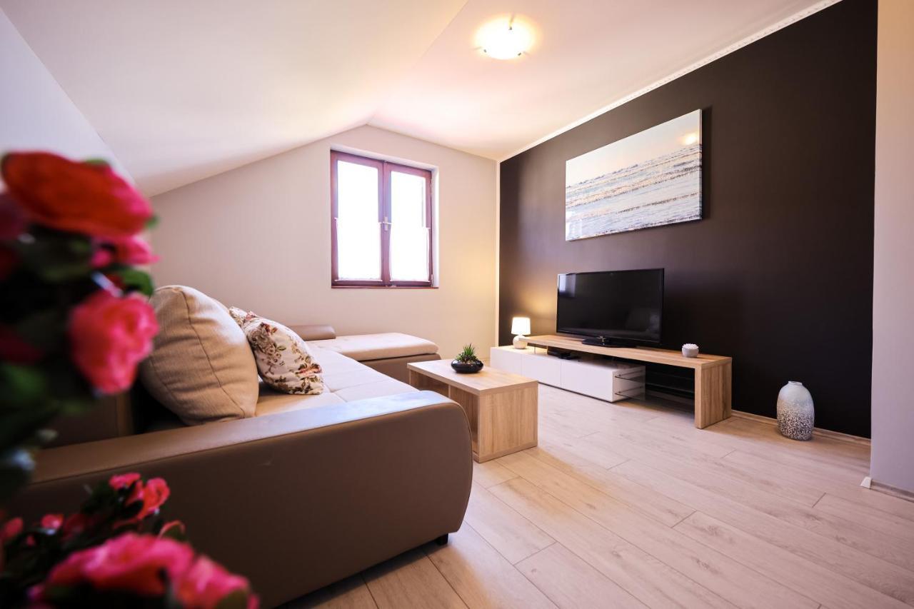 Apartment Ruza Sukošan Eksteriør bilde