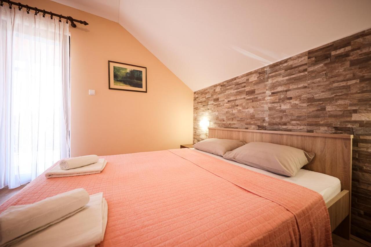 Apartment Ruza Sukošan Eksteriør bilde