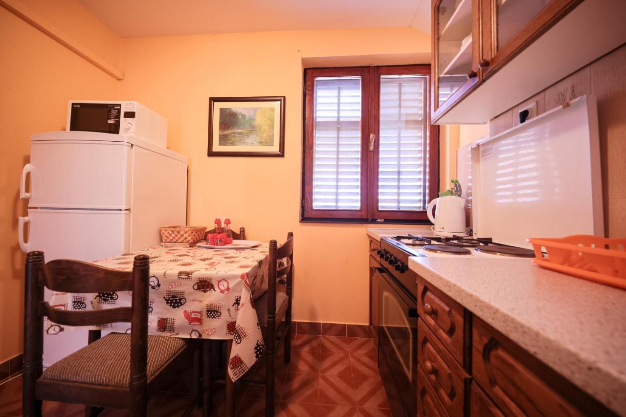 Apartment Ruza Sukošan Eksteriør bilde
